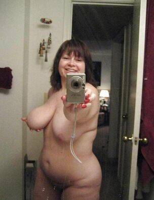 Naked first-timer Mature Self Pics!