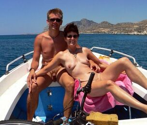 Naturist donk and pussy, suntanned