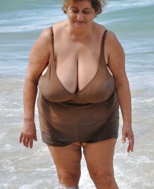 Nude and Older MOMs-CHUBBY Obese..