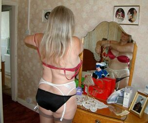 Chubby mature housewife in..