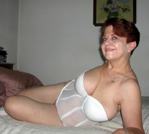 Cheery mature ex-wife with inborn..